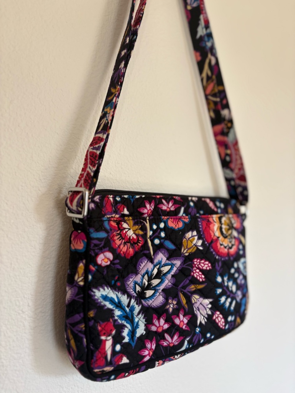 Vera Bradley Purse - Picture 4 of 6